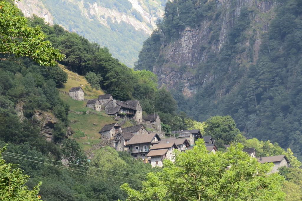Hotel Pizzo Vogorno Buitenkant foto